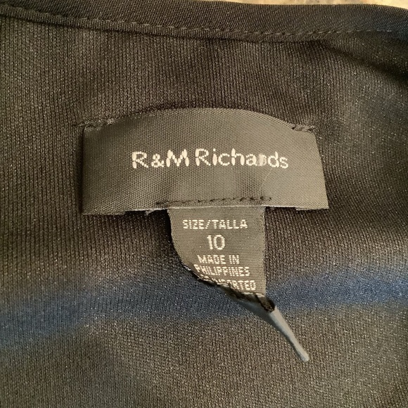 R & M Richards Two-Piece Maxi Dress and Shrug Size 10 Black and Gold - Picture 9 of 13